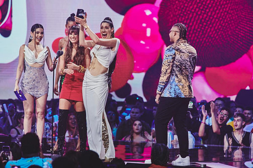 HA*ASH CONQUERS THE STAGE AT PREMIOS JUVENTUD